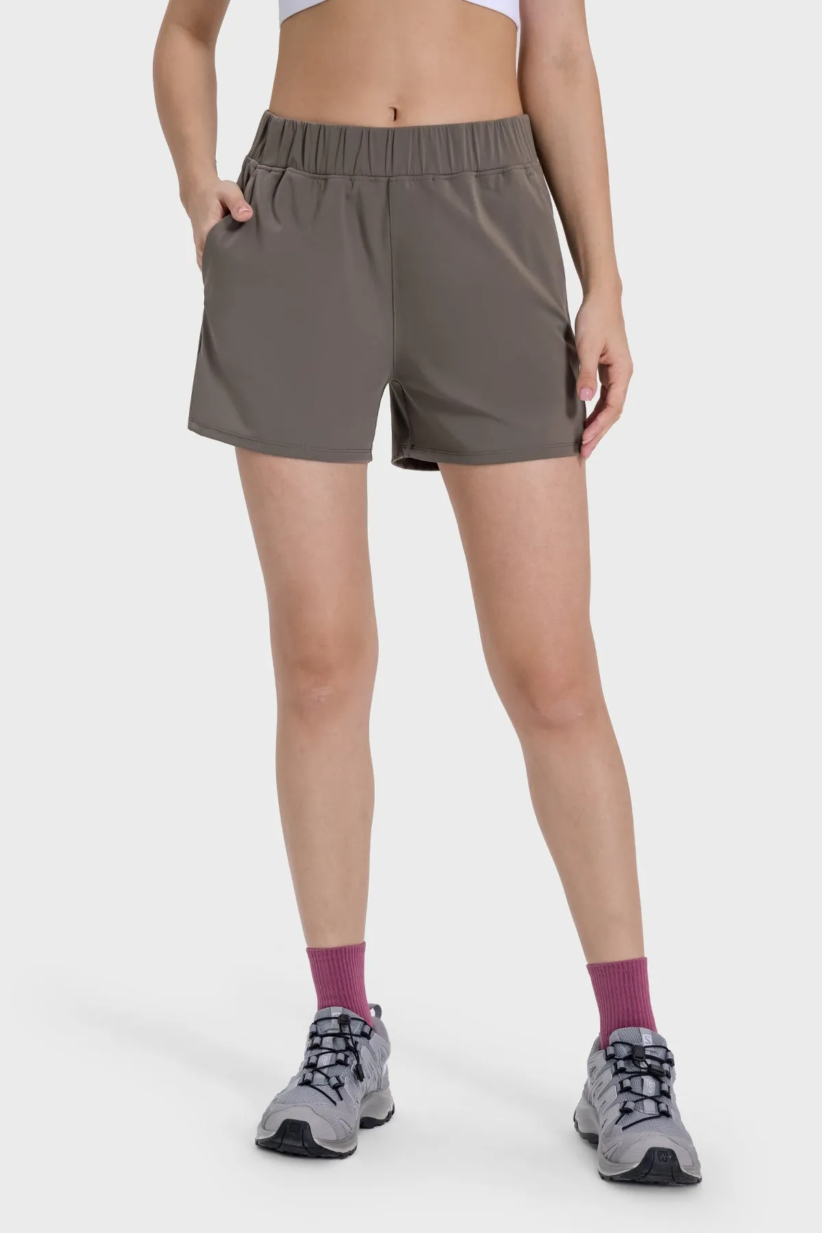 Essential Versatile Quick-Dry Three-Quarter Shorts