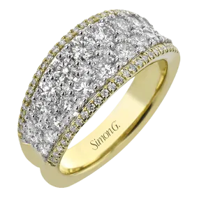 Fashion Ring In 18k Gold With Diamonds