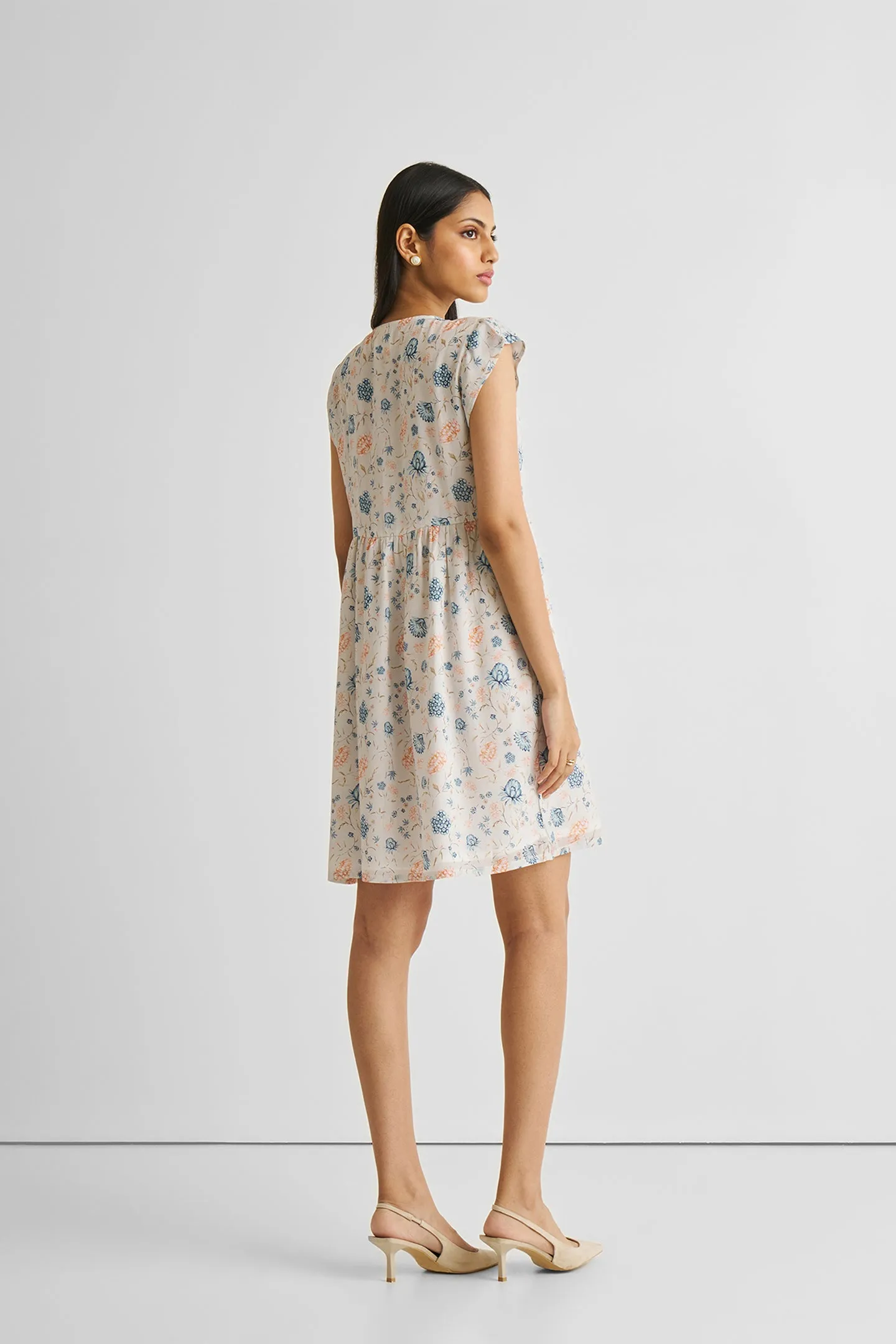 Reistor Cap Sleeved Short Dress in Florals