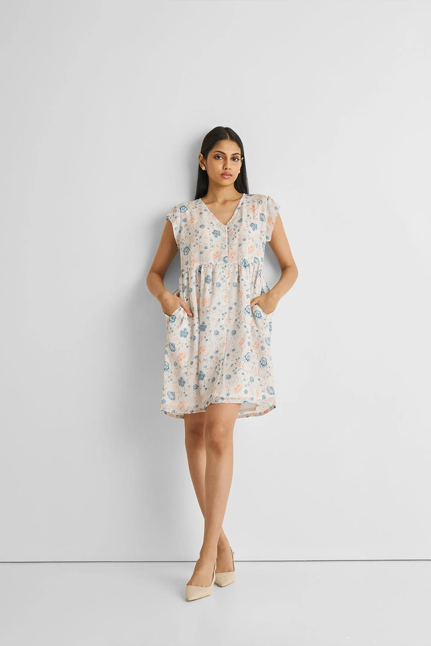 Reistor Cap Sleeved Short Dress in Florals