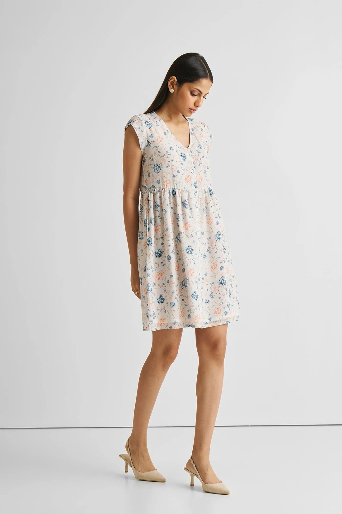 Reistor Cap Sleeved Short Dress in Florals