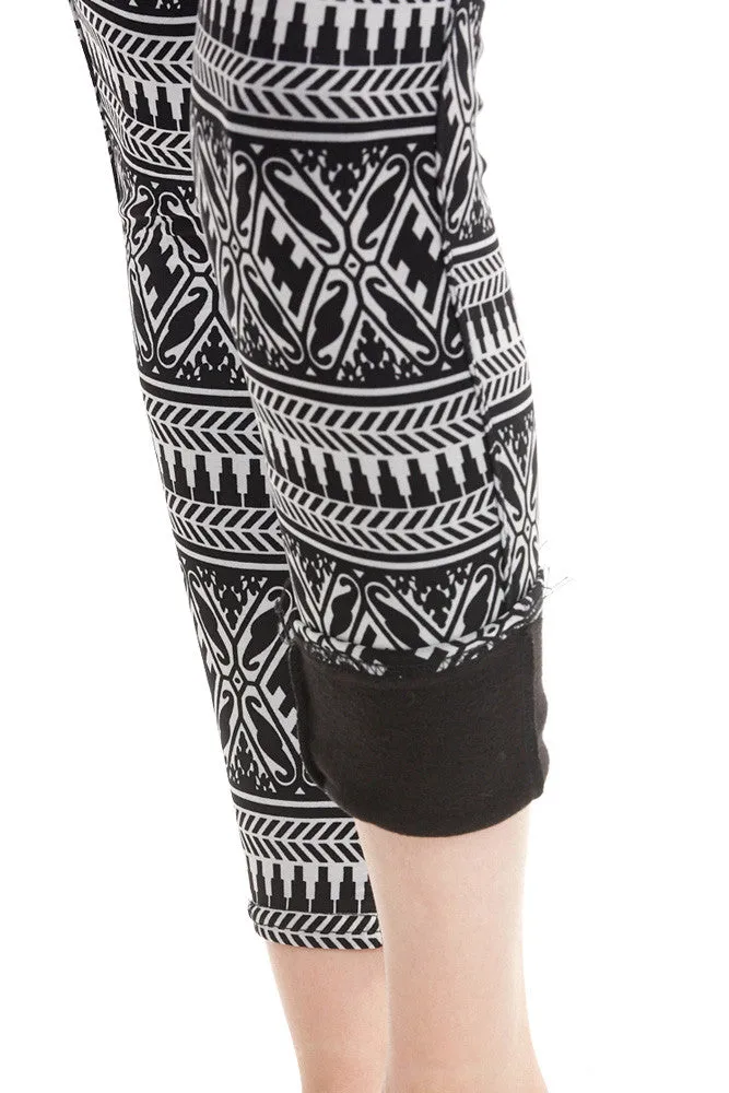 Women's Regular Black and White Lattice Pattern Leggings